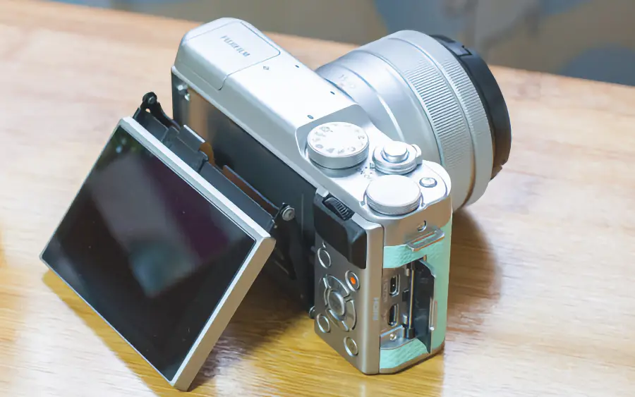 Fujifilm X-A20 Review: Budget Mirrorless for Beginners_01