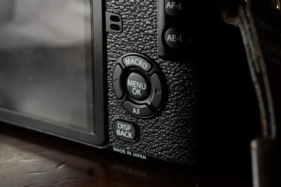 Fujifilm X-E2: Diseño retro con rendimiento moderno_01