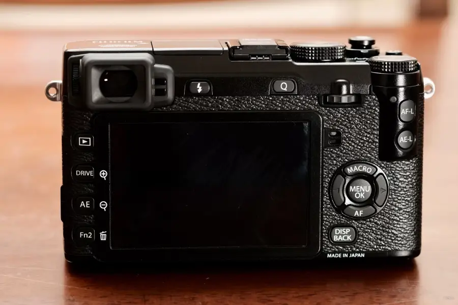 Fujifilm X-E2: Diseño retro con rendimiento moderno_01