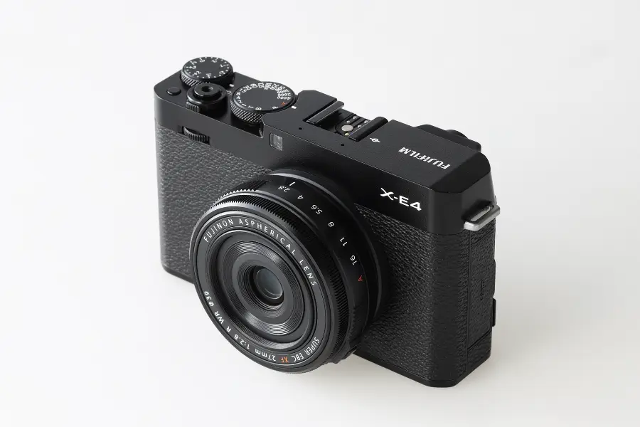 Reseña de la Fujifilm X-E4: Una Cámara Mirrorless Compacta_01