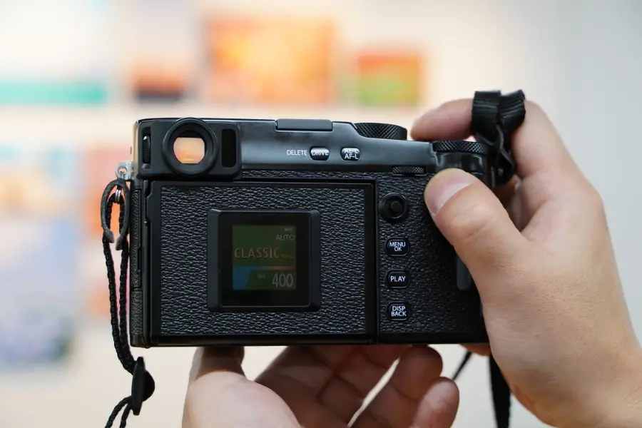 "Recensione Fujifilm X-Pro3: Stile Retrò e Alta Tecnologia_01